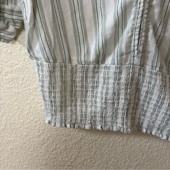 Abercrombie & Fitch White and Green Striped Smocked Cropped Blouse Medium - Picture 5 of 10